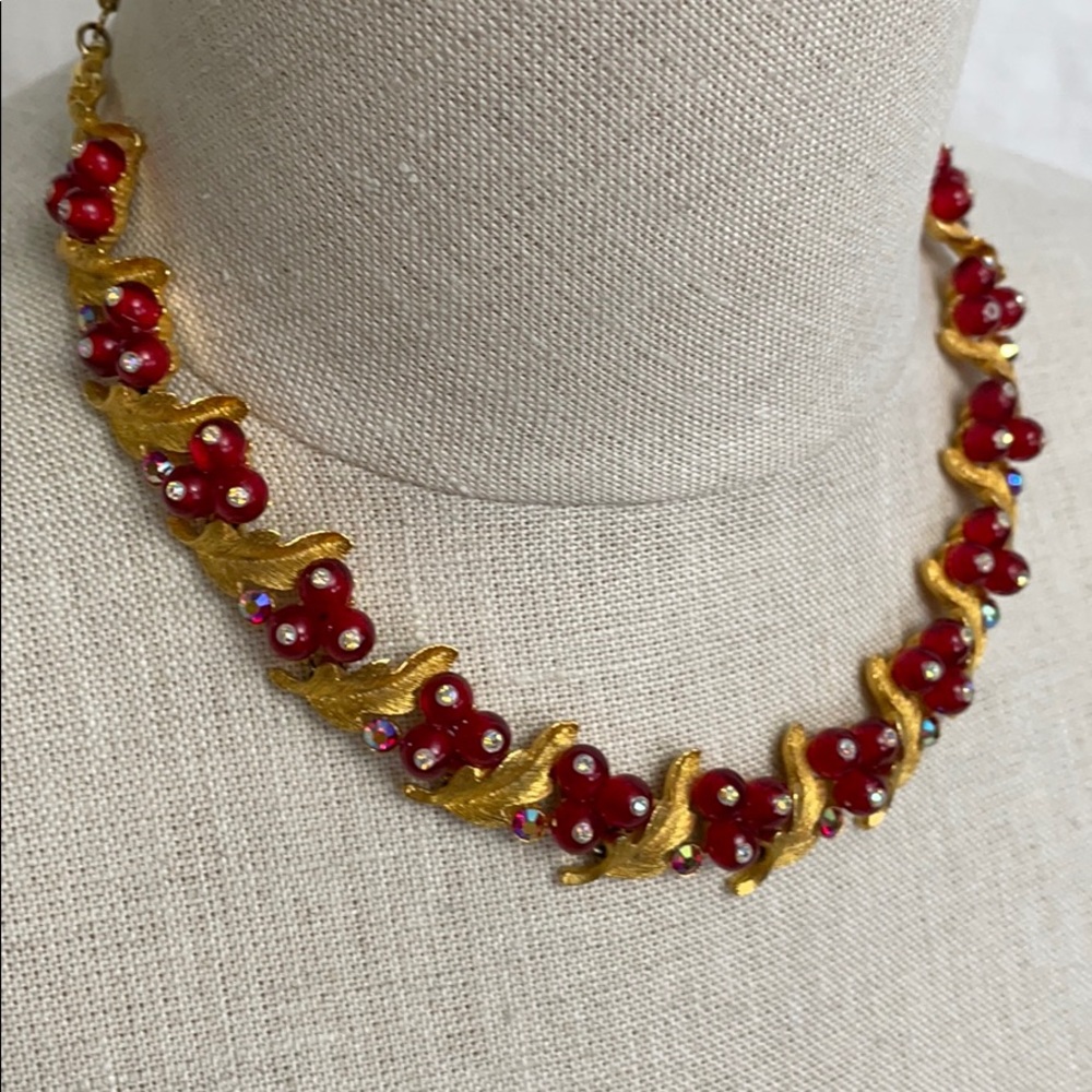 VINTAGE gold metal & beads necklace & earrings